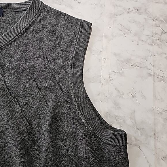 Mens Sz 2XL Gray V-Neck Sleeveless 100% Cotton Vest Preppy Roundtree & Yorke - Picture 5 of 10
